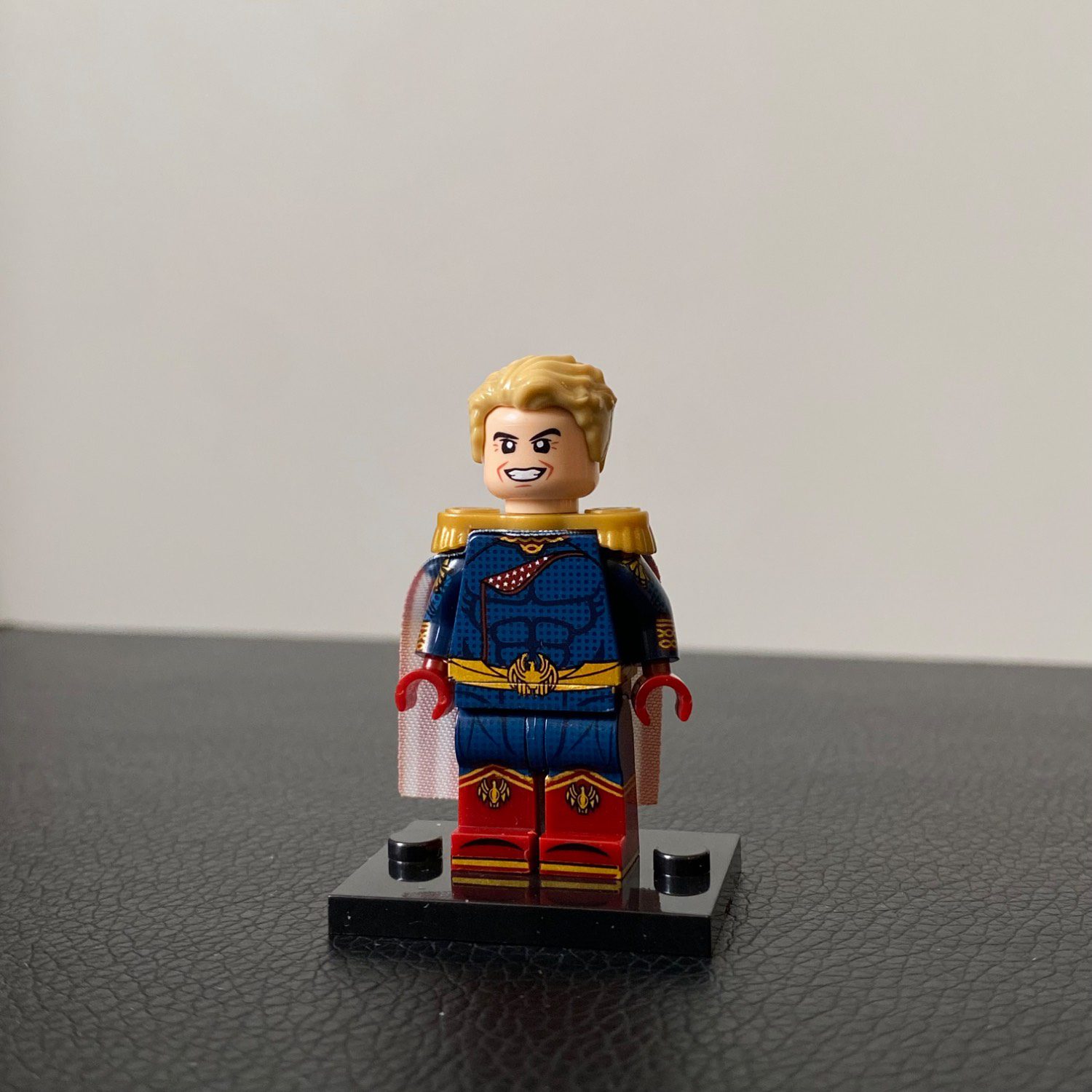 مینی فیگور هوم لندر Homelander